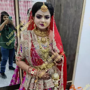 Bridal makeup artist in Varanasi