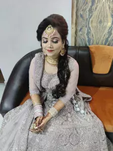 makeup artist in Varanasi